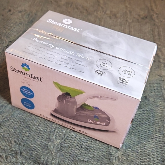 Compact steam iron - Picture 3 of 9